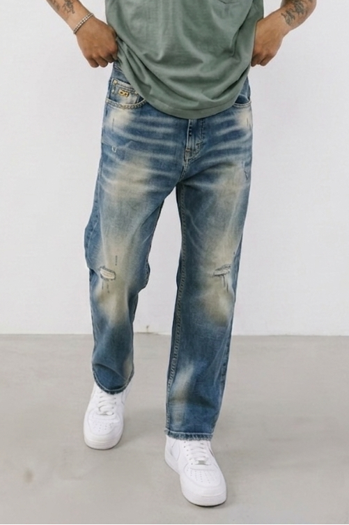 Damage Lose Fit Jeans With Premium Quality